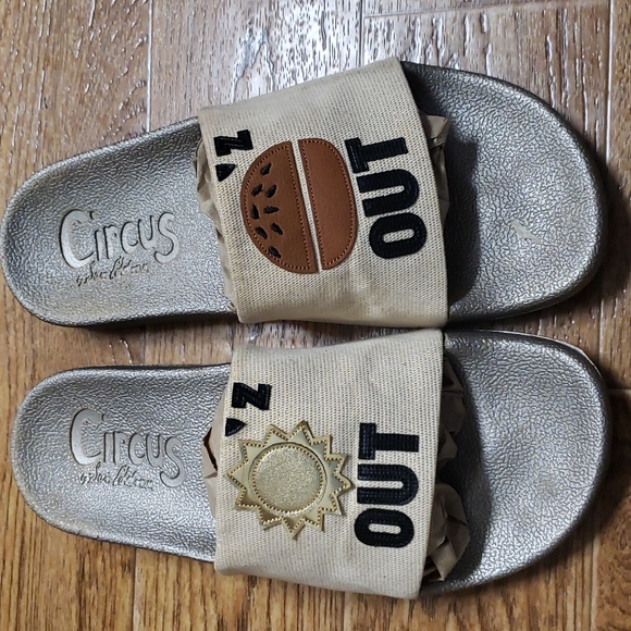 Sun'z out bun'z out Circus by Sam Edelman slides - Picture 1 of 11